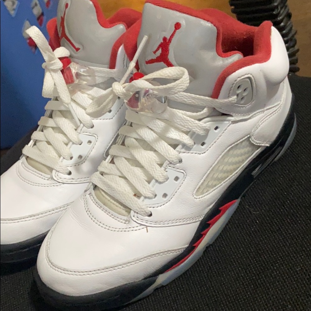 Retro Jordan 5’s Pre Owned Red Black And White